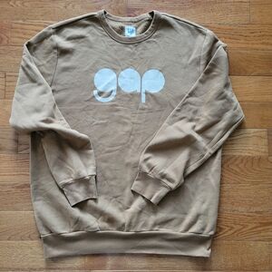 GAP Women's Crewneck Sweatshirt in Tan